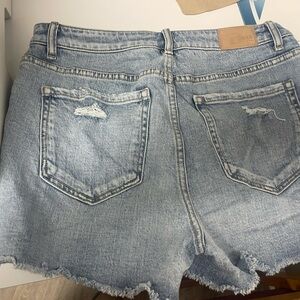 BKE brand shorts distressed